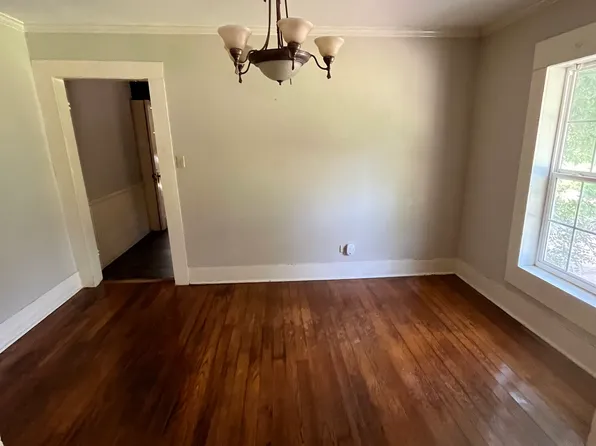 512 S Jackson St, Starkville, MS 39759