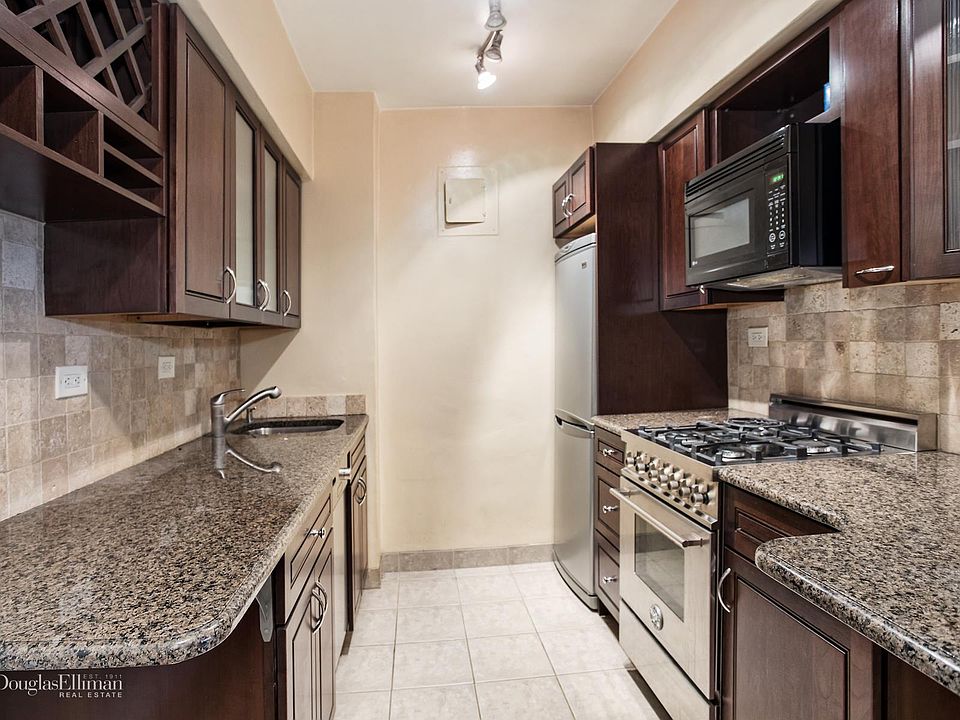 1st image of 1381 Avenue Of The Amer #15P