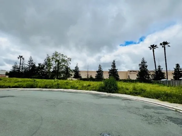 2430 Interlaken Ct, Lodi, CA 95242