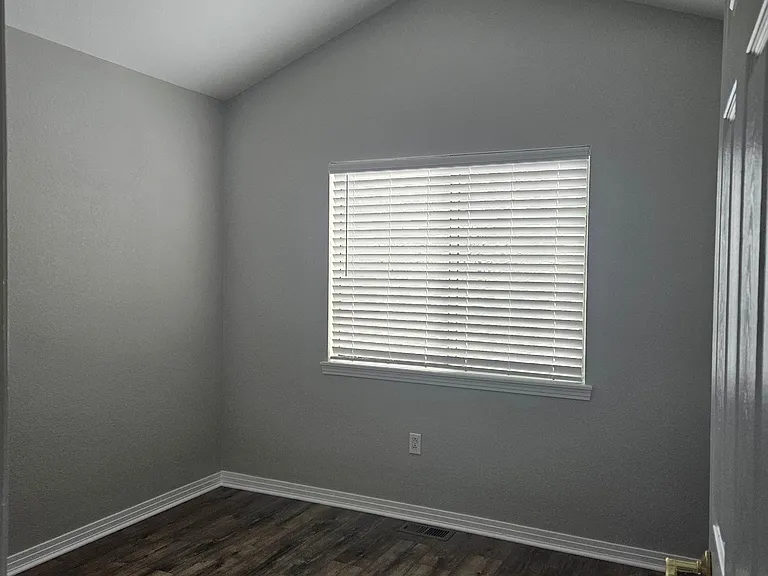 16055 Sequoia Dr — Photo 25