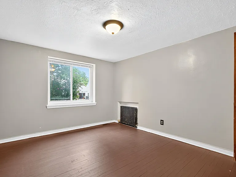 2715 Noble Rd #6 — Photo 9