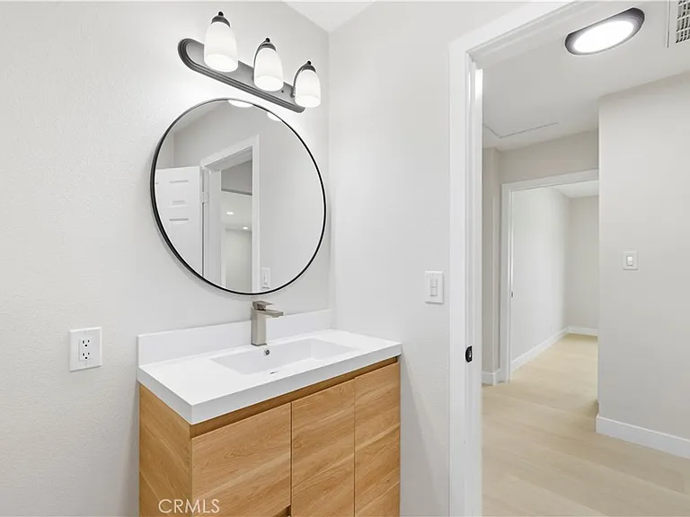 7108 Quakertown Ave — Photo 15