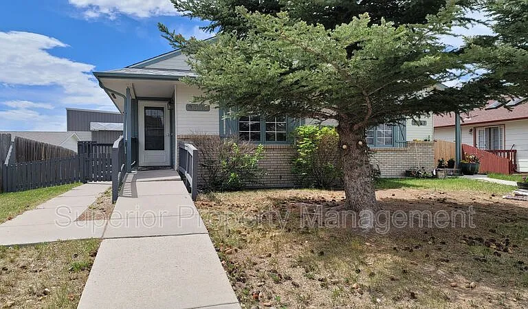 2619 Sagebrush Ave — Photo 1