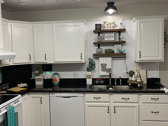 2nd image of 1339 Arbor Cir