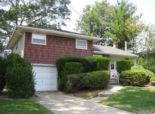 145 Sunset Ave, Farmingdale, NY 11735
