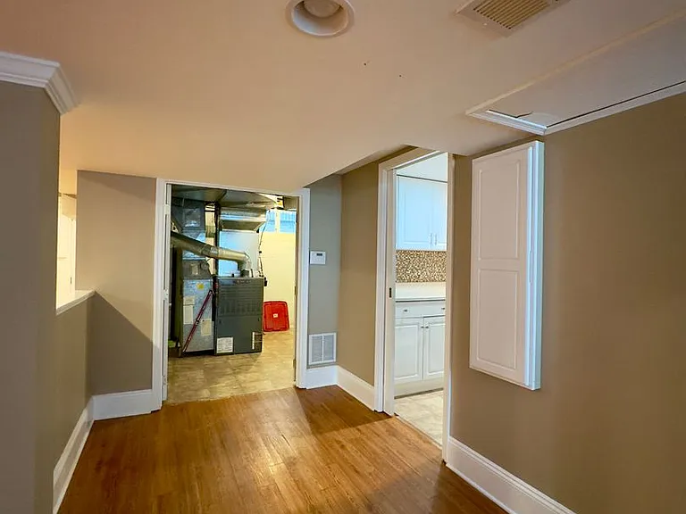 115 E Northern Pkwy — Photo 7