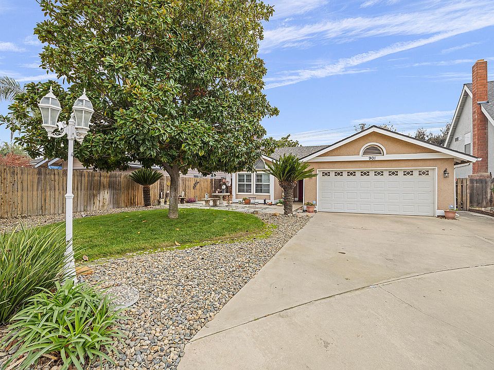 1st image of 901 N Oakwood Court