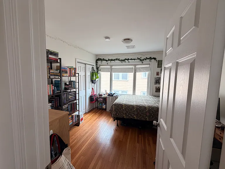 50 Raymond Ave — Photo 5