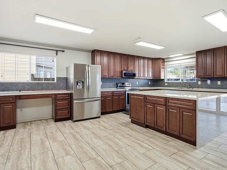 414 Spruce Breeze — Photo 4