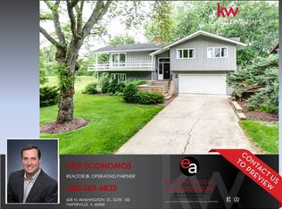 1412 N Morse St, Wheaton, IL 60187