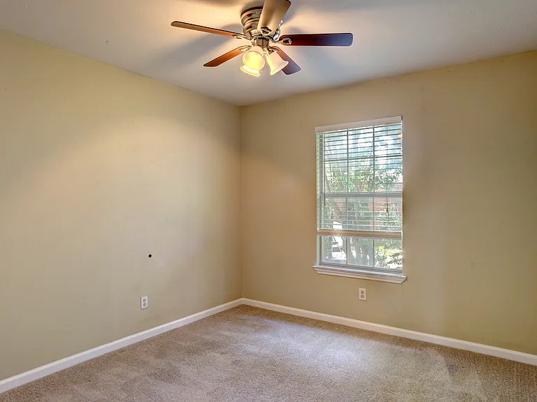 1821 Chattham Ct — Photo 22