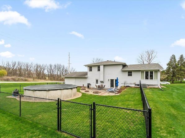 100 Summit Dr, Waverly, IA 50677