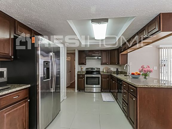 3rd image of 7318 Vienna Ln