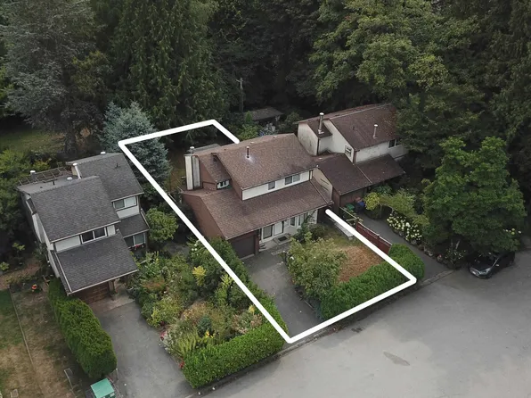 13870 Laurel Dr, Surrey, BC V3T 1A9