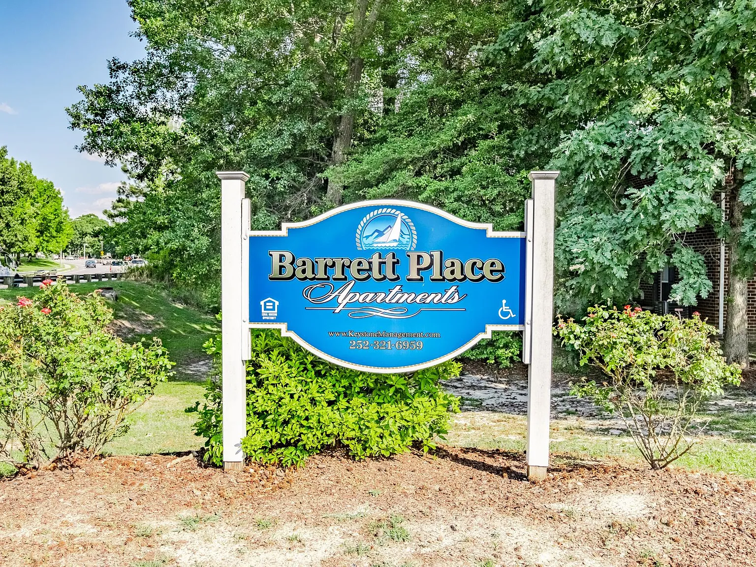 Barrett Place — Photo 1