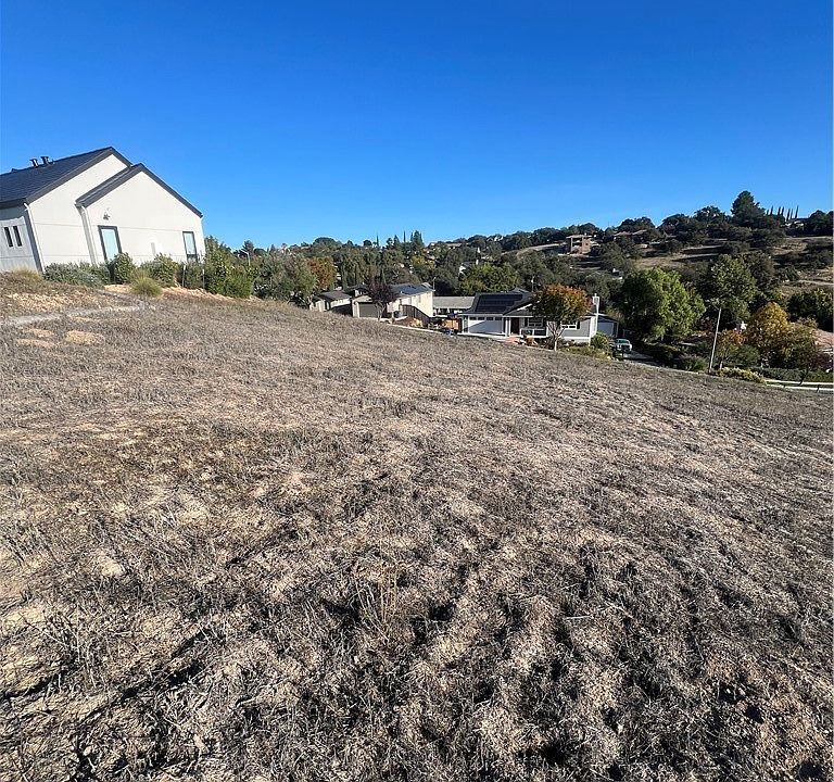 1st image of 304 Maplewood Ct Lot 16
