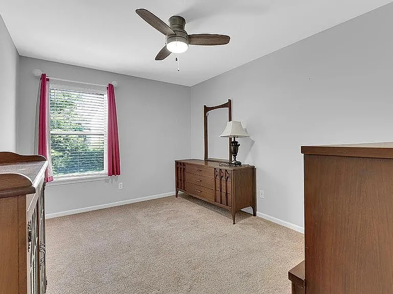 401 Heritage Commons Cir — Photo 31