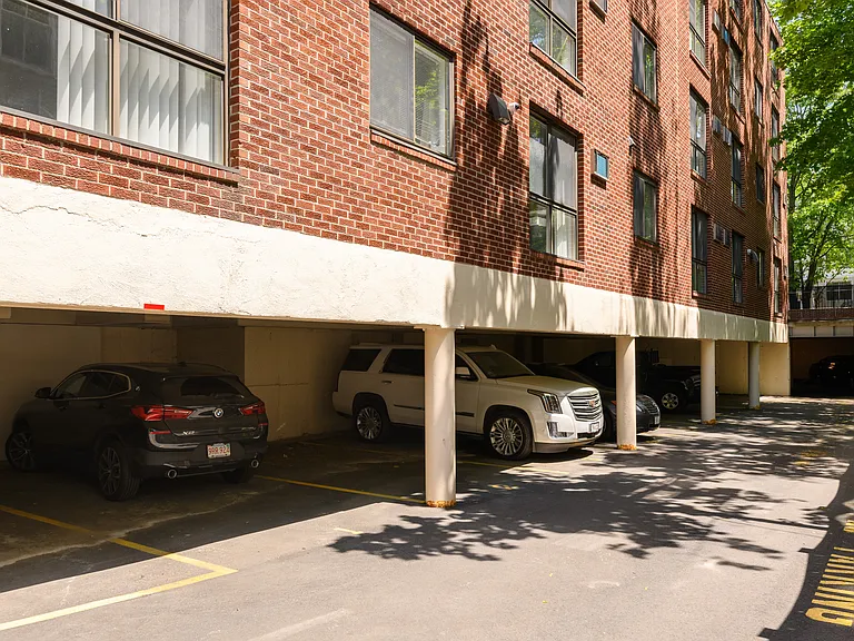 16 Trowbridge Street Cambridge MA 02138 — Photo 22