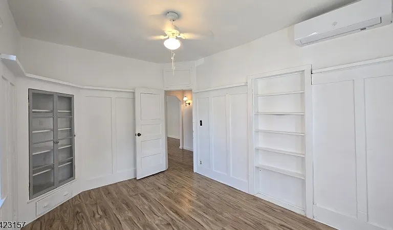 551 Franklin Ave #2R — Photo 12