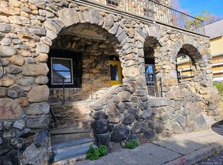 17 Prospect St APT 3, Highland Falls, NY 10928