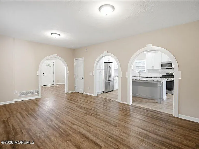 22 Carpenter St — Photo 8