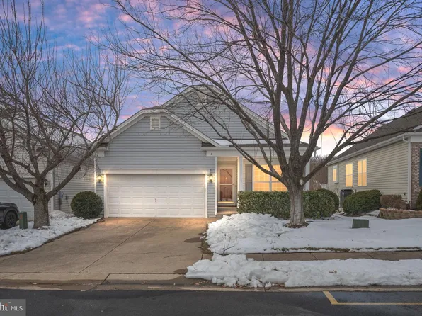 6 Buchanan Dr, Fredericksburg, VA 22406