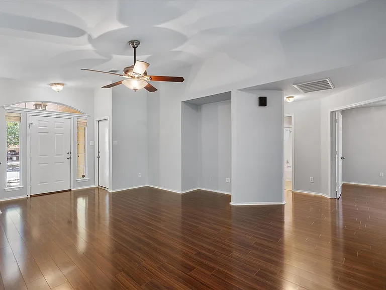 2304 Jesse Owens Dr — Photo 8