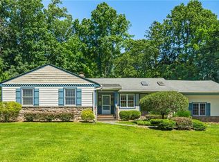 20 Upland Ln, Armonk, NY 10504