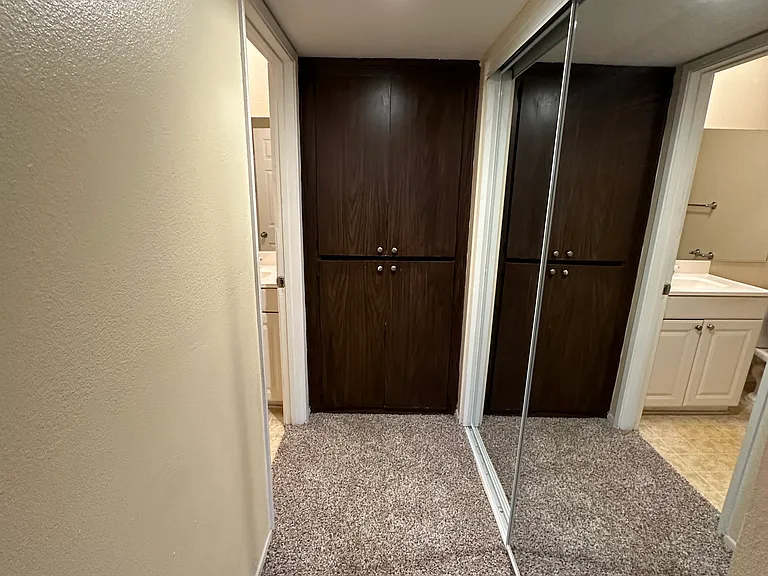 Amberwood Garden Apartments — Photo 35