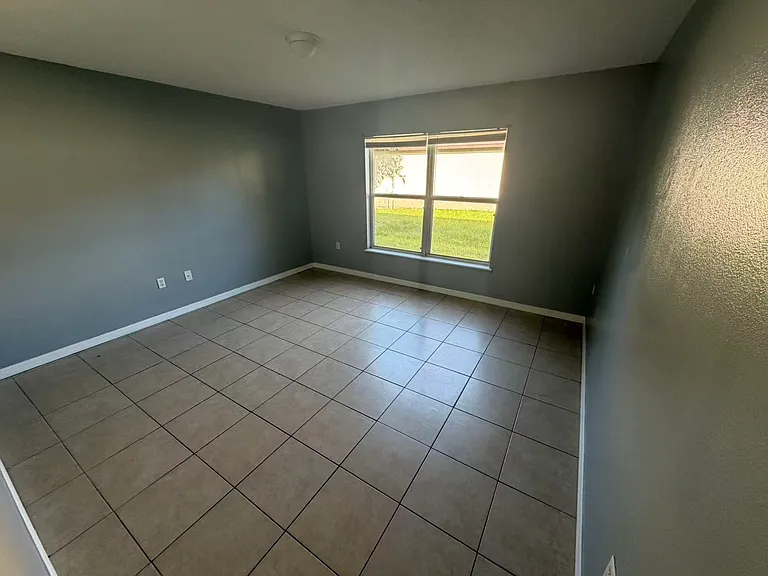 329 Chelmsford Ct — Photo 7