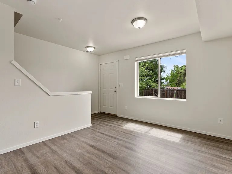 Pence Properties Alki — Photo 4