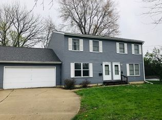 214 Chamberlain Dr, Dekalb, IL 60115