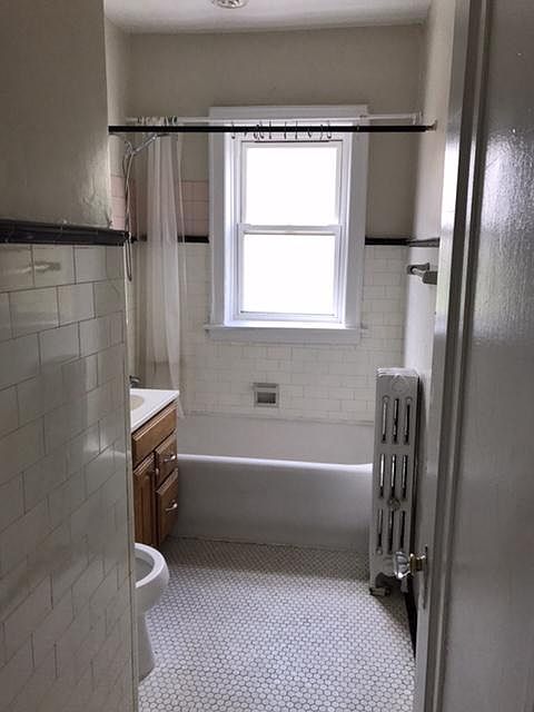 1st image of 2724 W Glenlake Ave APT 2