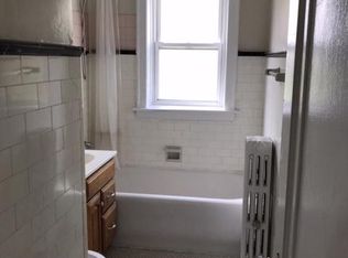 2724 W Glenlake Ave APT 2, Chicago, IL 60659