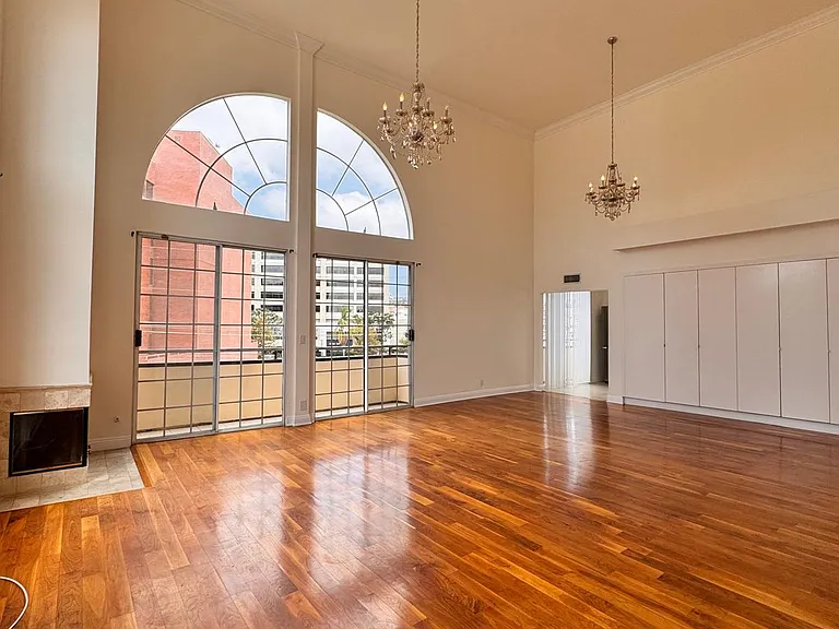 11812 Gorham Ave #Penthouse 1 — Photo 6
