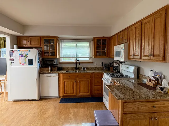 325 Bingham Cir — Photo 11