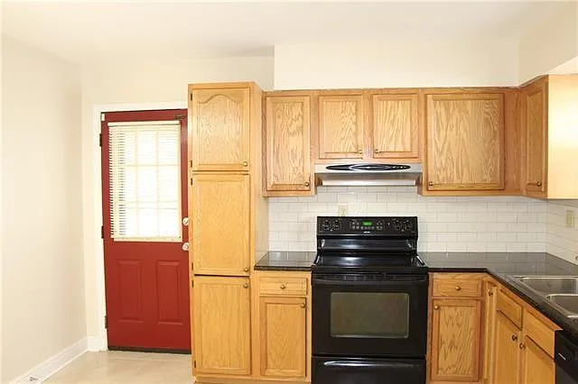 1242 Carrollton Ave — Photo 6