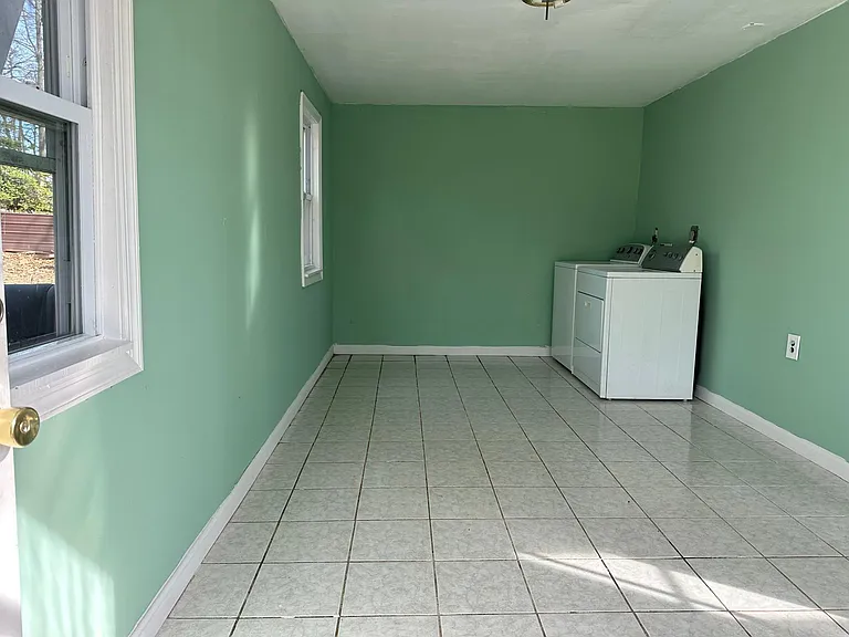 9510 Castle Dr — Photo 9