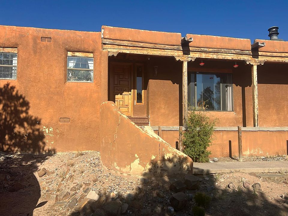 1st image of 1122 Calle Largo