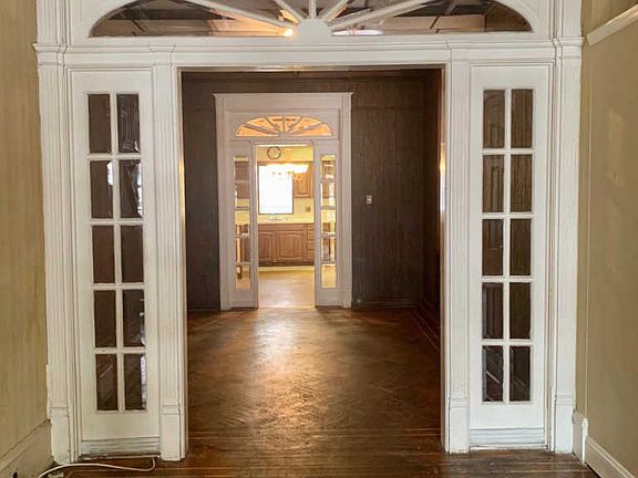4th image of 1110 Snyder Ave