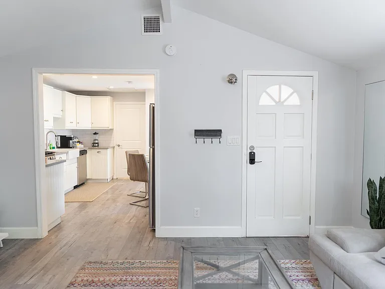 1058 Allen Ave — Photo 37
