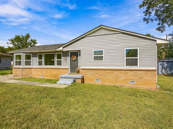 811 Shamrock Dr, N Little Rock, AR 72118