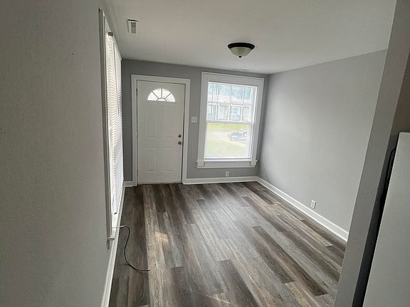 5th image of 2411 El Tivoli Dr