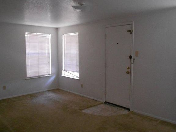 3rd image of 3404 Meadow Oaks Dr