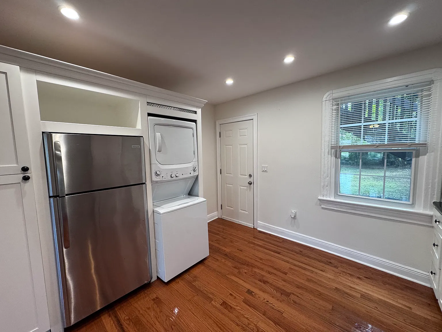 2 bed, 1050 sqft, $1,400 — Photo 3