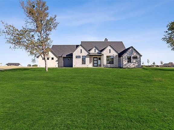 2nd image of 1088 Crystal Lake Dr