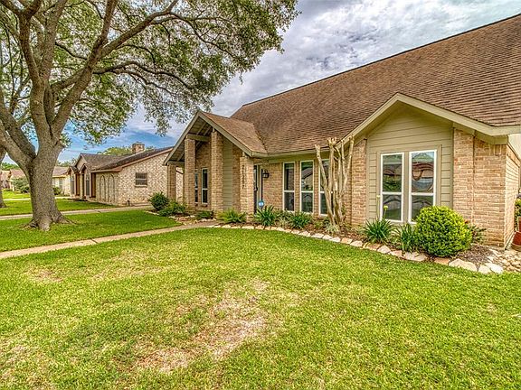 3rd image of 21207 Park Villa Dr
