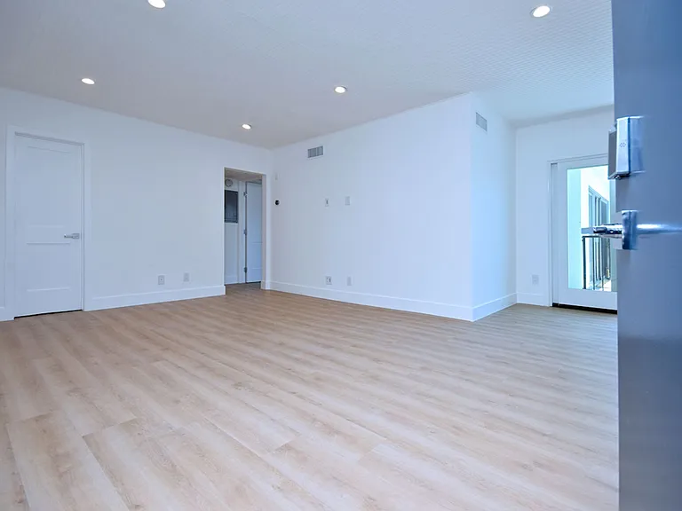 A Santa Monica Sanctuary: 834 Fourth Street — Photo 14