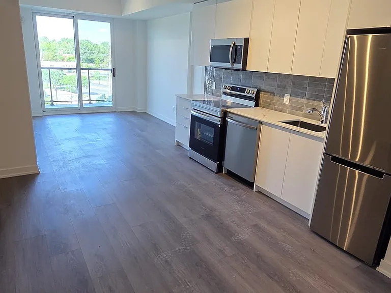 33 Erie Ave #404 — Photo 9