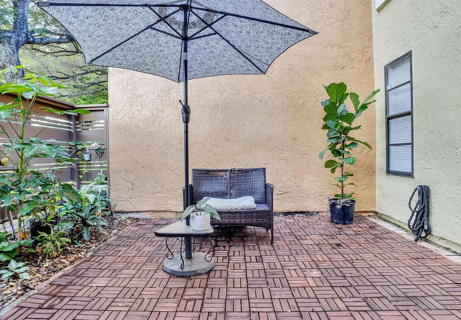 3 bed, 1417 sqft, $3,200 — Photo 2